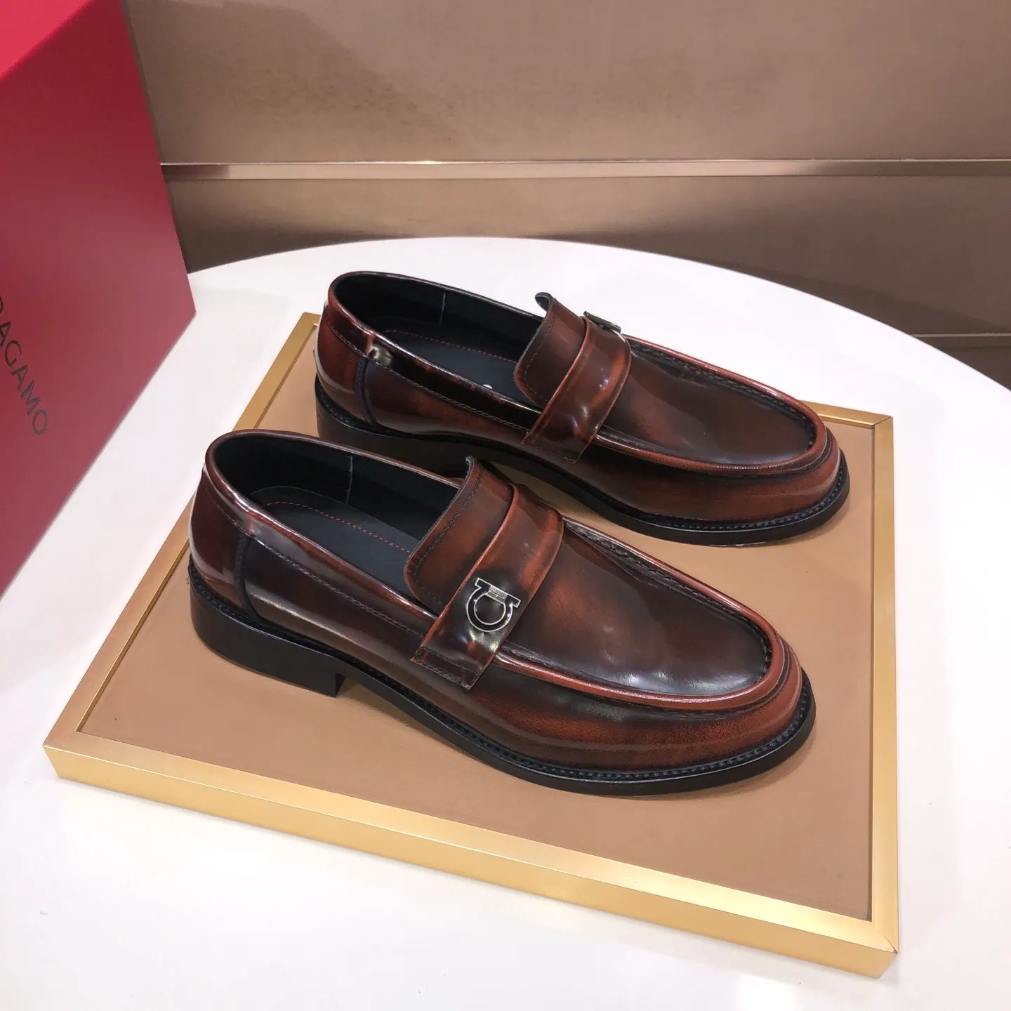 Men's shoes 💰540💰 [Ferragamo/Ferragamo] The latest model from the counter. Original imported high-quality cowhide with open sides + imported 🐂 cowhide lining + original luxury metal buckle + original combination outsole. Comparison is stress-free 38–45 (45 is custom-made and cannot be returned or exchanged)